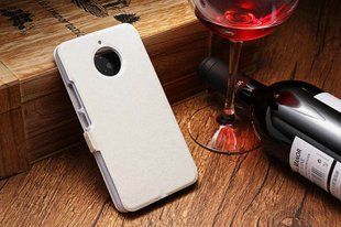 Чехол (книжка) с окошком для Motorola Moto E4 Plus "белый"
